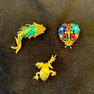 Vintage pins (3) circa 1970